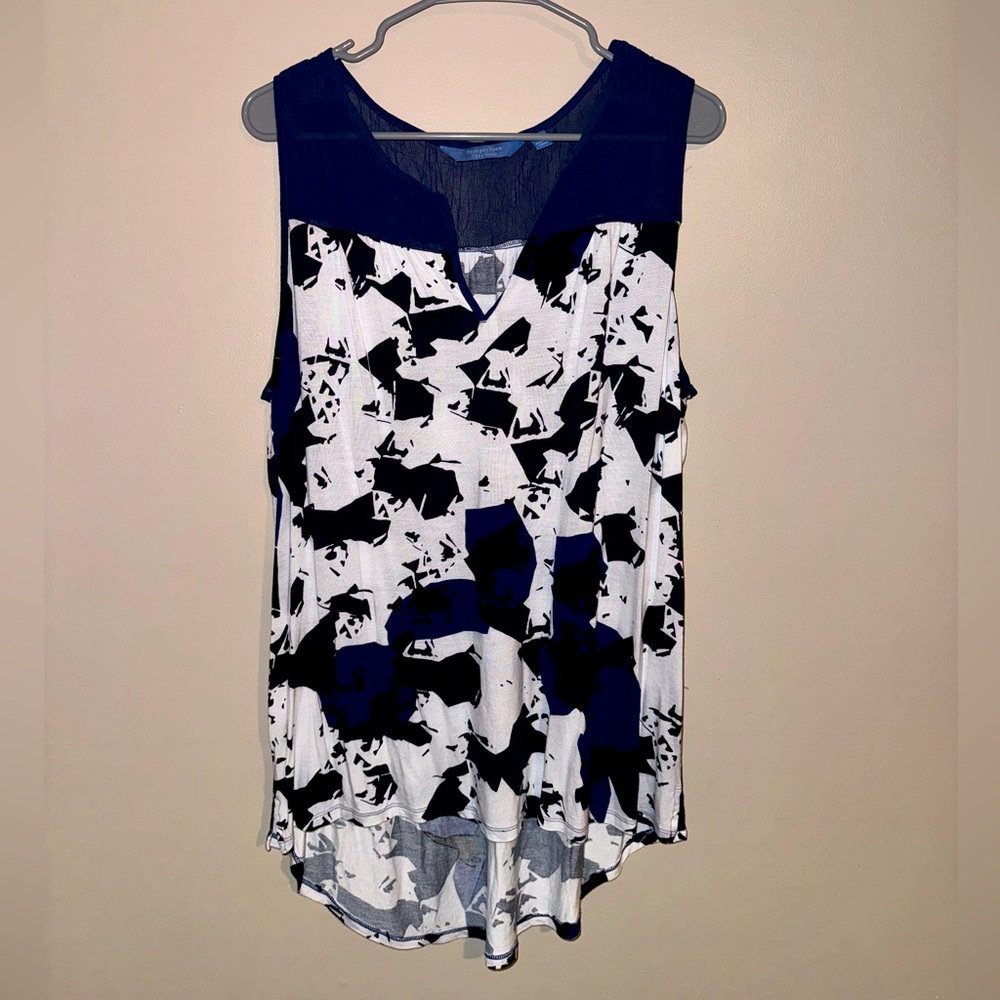 Vera Wang sleeveless blouse with sheer shoulder sz XL